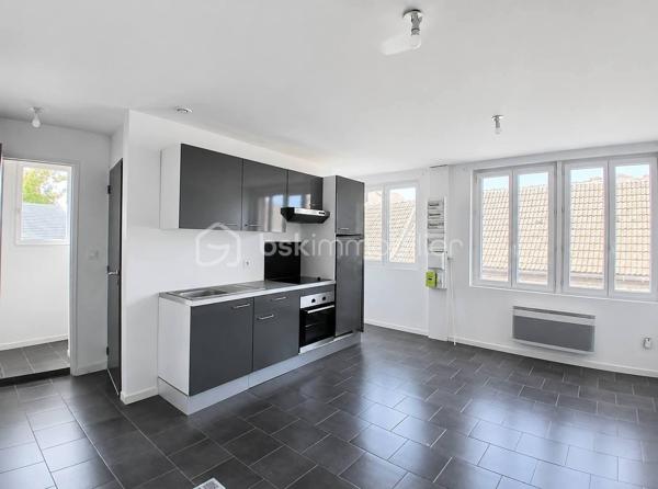 Nouveauté en exclusivité
Idéal investisseurs

Ensemble immobilier comprenant 
1 Studio meublé (valeur locative 450 euros)
1 T2 loué 550 euros CC
Permis de louer en conformité 
++ : Entièrement rénové, Électricité aux normes, Compteurs individuels, local commun
Revenus annuels bruts : 12000 euros