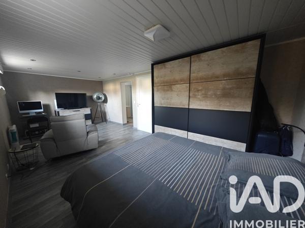 Maison à vendre 10 pièces 200 m² Fontaine-Mâcon