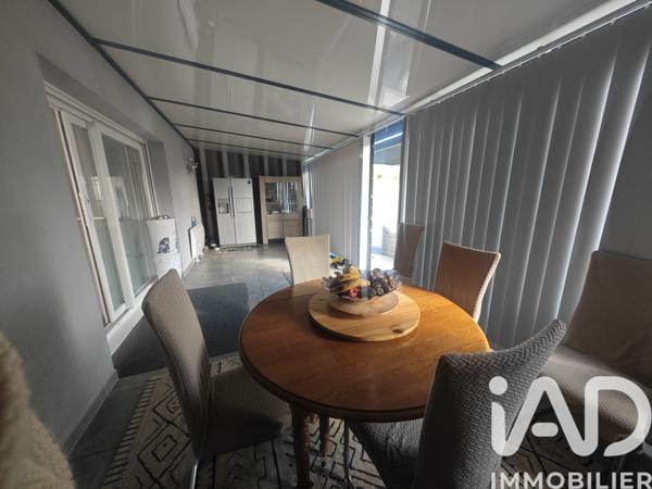 Maison à vendre 10 pièces 200 m² Fontaine-Mâcon