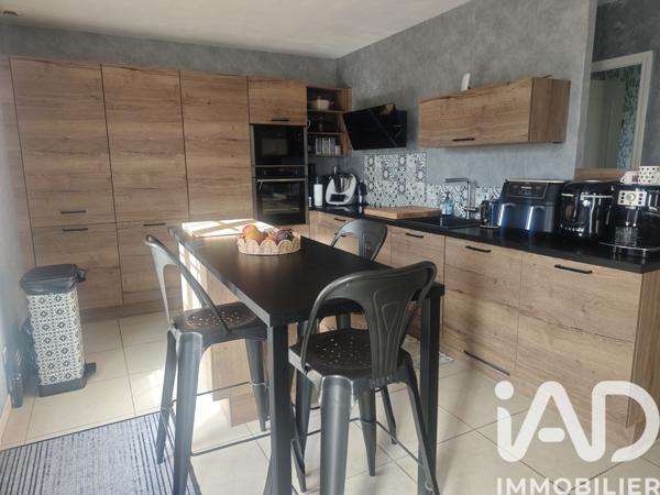 Maison à vendre 10 pièces 200 m² Fontaine-Mâcon