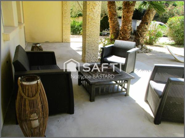 Sausset Côte Bleue : belle demeure familiale avec piscine à deux pas de la mer