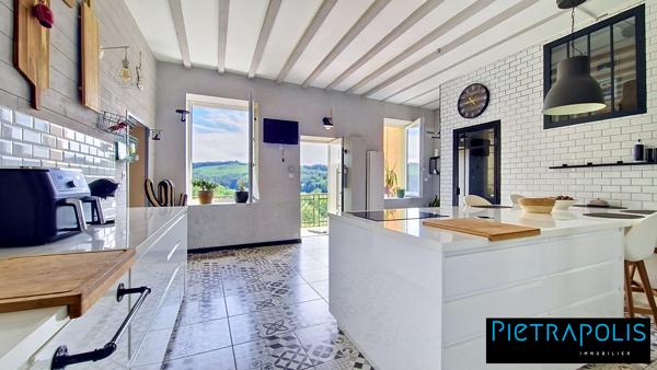 SAINT-IGNY-DE-VERS – Grande maison familiale de 4 chambres