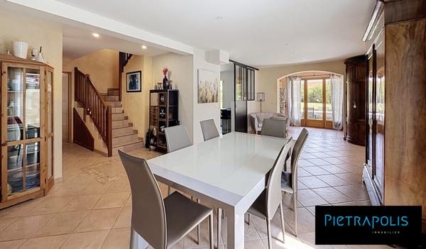 Trévoux - Maison familiale - 164m2 - Piscine chauffée - Terrain de 854m2