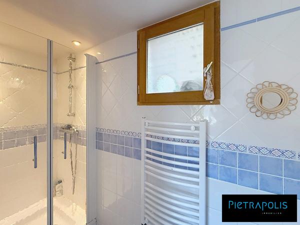 Trévoux - Maison familiale - 164m2 - Piscine chauffée - Terrain de 854m2