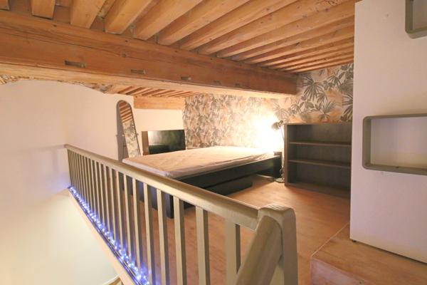 T1 meublé avec spacieuse mezzanine au coeur de Lyon- Dispo 10/09 !
