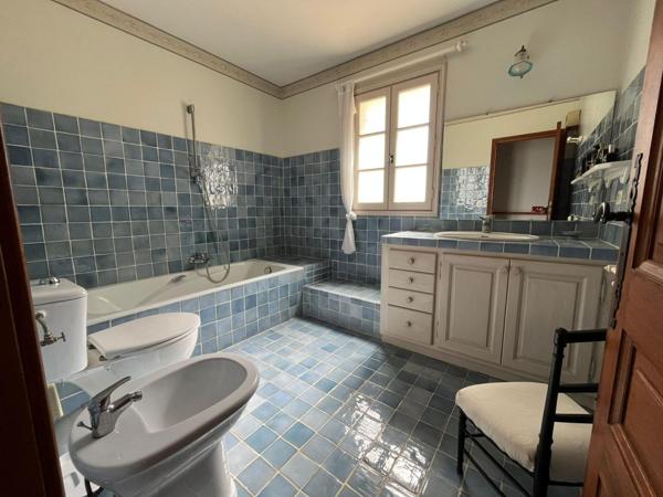 Cotignac – Maison de charme avec piscine, bastidon et court de tennis privé