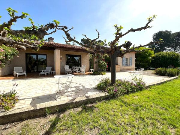 Cotignac – Maison de charme avec piscine, bastidon et court de tennis privé