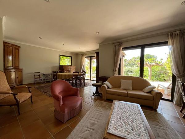 Cotignac – Maison de charme avec piscine, bastidon et court de tennis privé