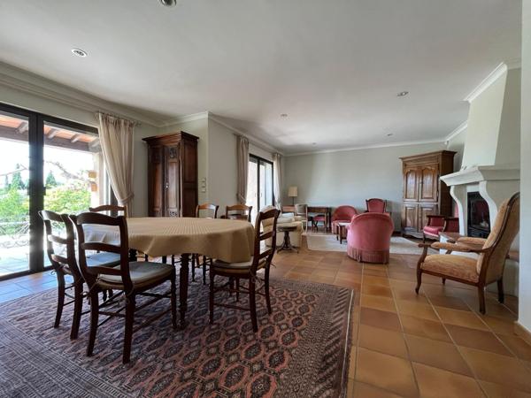 Cotignac – Maison de charme avec piscine, bastidon et court de tennis privé