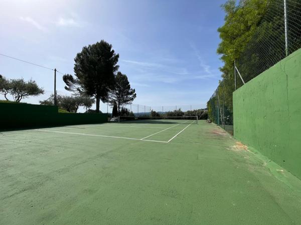 Cotignac – Maison de charme avec piscine, bastidon et court de tennis privé