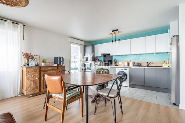 APPARTEMENT 4 PIECES AVEC 30m2 de terrasse et parking