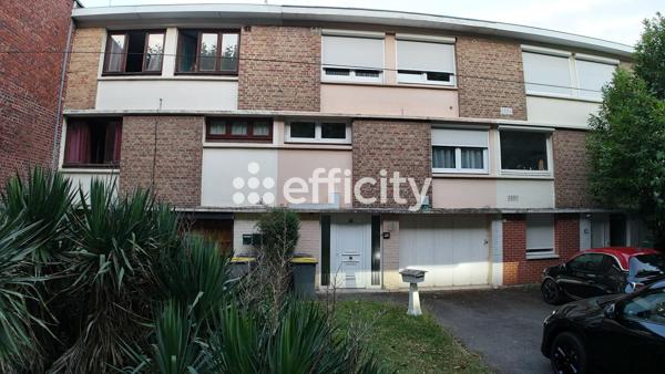 Maison
         5 pièces
        - 143 m² Exclusivité 269 000 € *