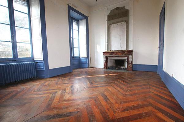 Hôtel particulier agrémenté de 2 pavillons sur 2735m2