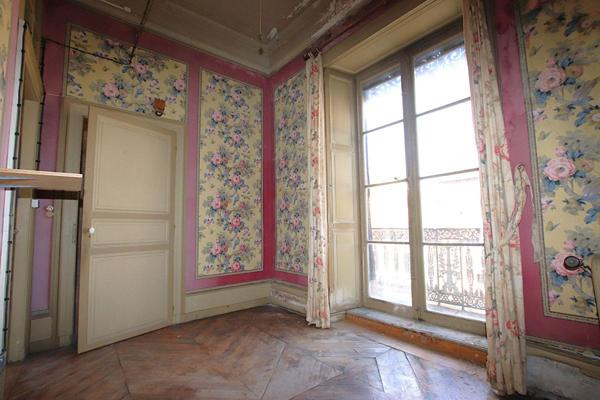 Hôtel particulier agrémenté de 2 pavillons sur 2735m2