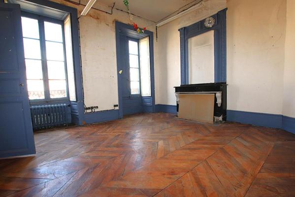 Hôtel particulier agrémenté de 2 pavillons sur 2735m2