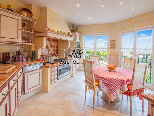 Propriété Le Vésinet - 327 m² - 10 pièces Le vesinet Propriété Le Vésinet - 327 m² - 10 pièces Le vesinet
