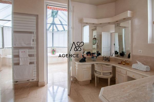 Propriété Le Vésinet - 327 m² - 10 pièces Le vesinet Propriété Le Vésinet - 327 m² - 10 pièces Le vesinet