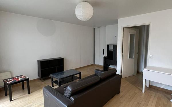 Appartement à louer    2 pièces • 48 m2 Asnières-sur-Seine