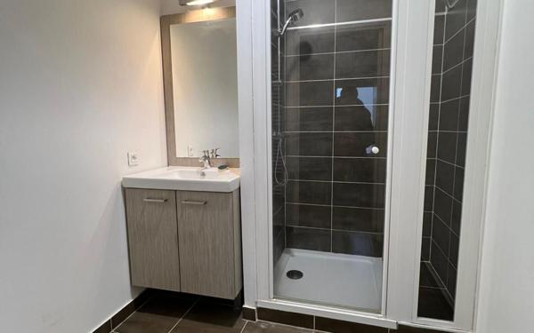 Appartement à louer    2 pièces • 48 m2 Asnières-sur-Seine