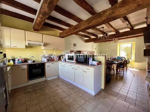 Vente Maison 8 pièces 270 m2 à Técou