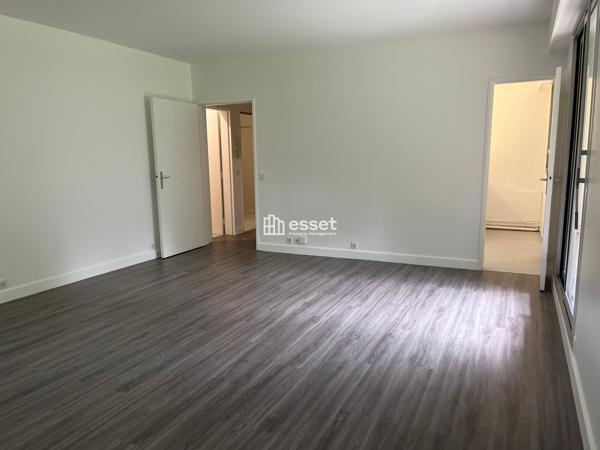 Location Studio 40 m² - Versailles 78000