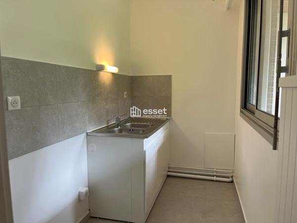 Location Studio 40 m² - Versailles 78000