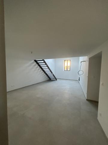 Appartement entièrement rénové à Suze la rousse Suze-la-Rousse (26790)