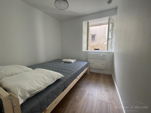 POITIERS CENTRE VILLE Proche facultés - T2 MEUBLE tout équipé refait à neuf