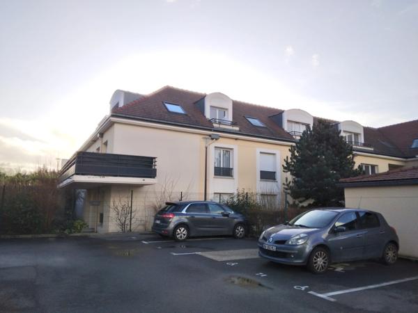 Place de stationnement à louer