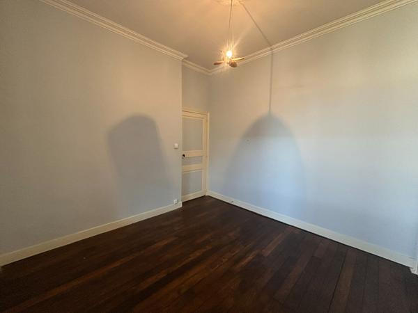 Jolie maison de ville avec 4 chambres et jardin au coeur de Cérans-Foulletourte