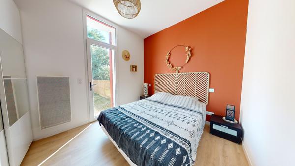 Maison contemporaine de plain-pied de 104 m2 sur 700 m2