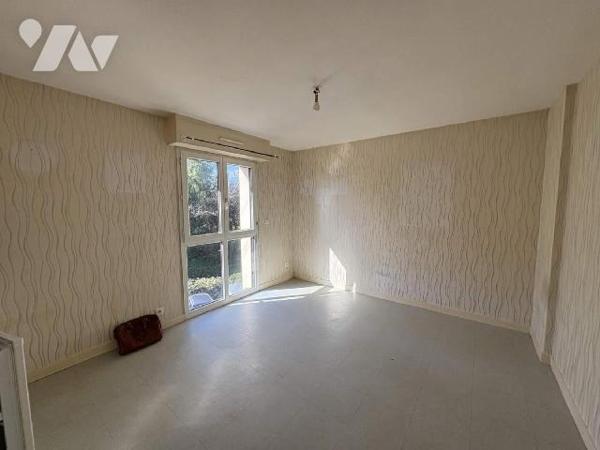 PACE, T1 - PACE - Dans une copropriété en bon état (travaux de ravalement neufs) 
Situé au deux...