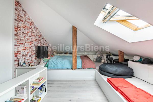 MAISON FAMILIALE DE VILLE AVEC CACHET ANCIEN - 90 M² ENVIRON (110 AU SOL) - 4 CHAMBRES - TERRAIN 120 M² ENVIRON - TERRASSE - JARDINET -  PARKING