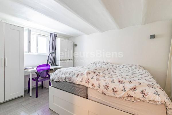 MAISON FAMILIALE DE VILLE AVEC CACHET ANCIEN - 90 M² ENVIRON (110 AU SOL) - 4 CHAMBRES - TERRAIN 120 M² ENVIRON - TERRASSE - JARDINET -  PARKING