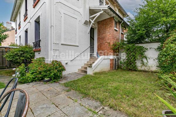 MAISON FAMILIALE DE VILLE AVEC CACHET ANCIEN - 90 M² ENVIRON (110 AU SOL) - 4 CHAMBRES - TERRAIN 120 M² ENVIRON - TERRASSE - JARDINET -  PARKING