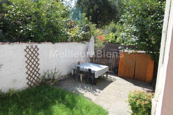 MAISON FAMILIALE DE VILLE AVEC CACHET ANCIEN - 90 M² ENVIRON (110 AU SOL) - 4 CHAMBRES - TERRAIN 120 M² ENVIRON - TERRASSE - JARDINET -  PARKING