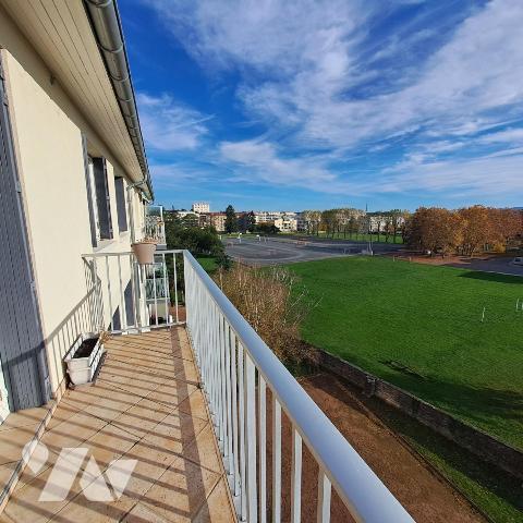 APPARTEMENT AVEC GARAGE ET CAVE