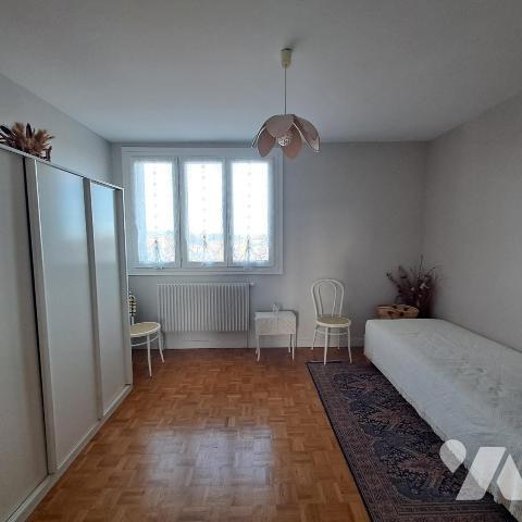 APPARTEMENT AVEC GARAGE ET CAVE