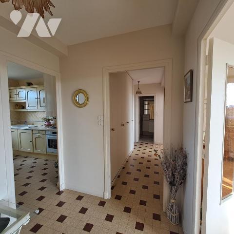 APPARTEMENT AVEC GARAGE ET CAVE