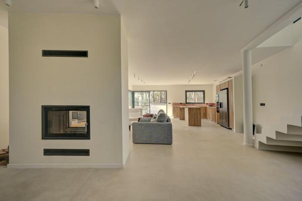 Vente Maison de luxe Aix-en-Provence 5 Pièces 166 m²
