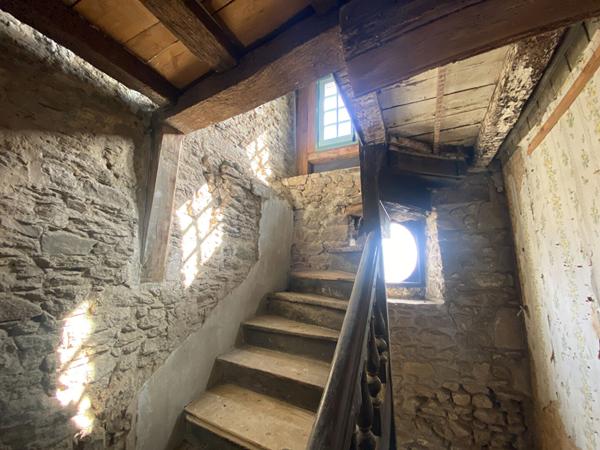 A vendre immeuble de caractère en plein centre-ville de Dinan. Opportunité d'investissement rare !