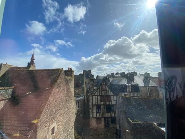 A vendre immeuble de caractère en plein centre-ville de Dinan. Opportunité d'investissement rare !