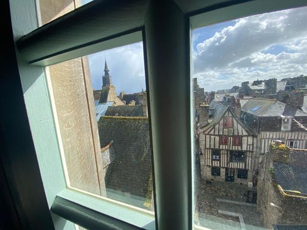 A vendre immeuble de caractère en plein centre-ville de Dinan. Opportunité d'investissement rare !