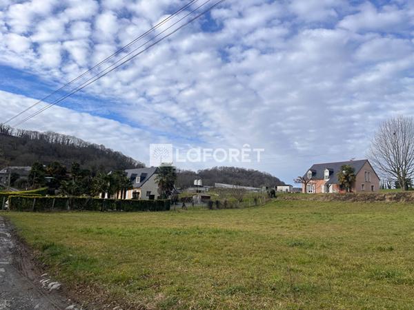 Achat terrain près de LOURDES - 831 m² - 81 900 €