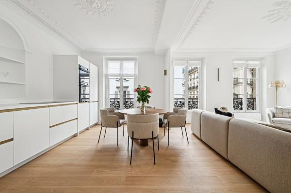 Vente Appartement de luxe Paris 7 4 Pièces 79 m²