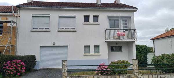 Maison Gorges 4 P . 3 Chs . 84.1 M² . T 719 M² . Balcon . Garage . Sous sol