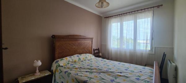 Maison Gorges 4 P . 3 Chs . 84.1 M² . T 719 M² . Balcon . Garage . Sous sol