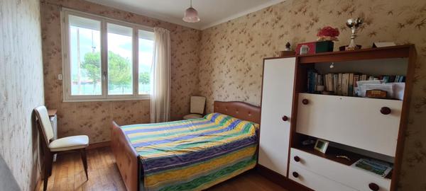 Maison Gorges 4 P . 3 Chs . 84.1 M² . T 719 M² . Balcon . Garage . Sous sol