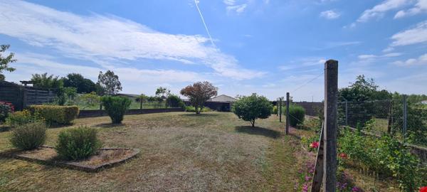 Maison Gorges 4 P . 3 Chs . 84.1 M² . T 719 M² . Balcon . Garage . Sous sol