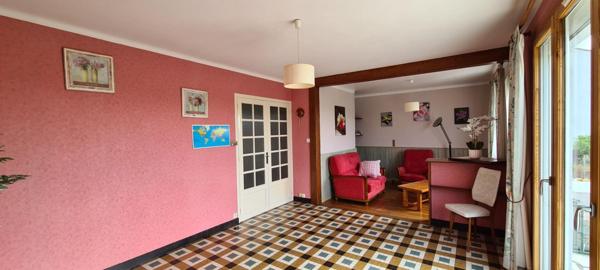 Maison Gorges 4 P . 3 Chs . 84.1 M² . T 719 M² . Balcon . Garage . Sous sol